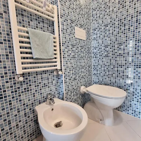 Riva Aurelia דירה *